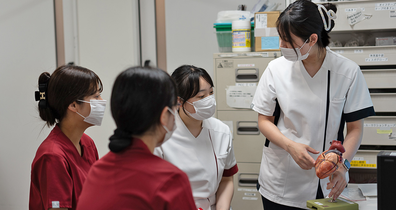 6階東病棟（循環器内科、心臓血管外科、救急総合診療科）の日常写真