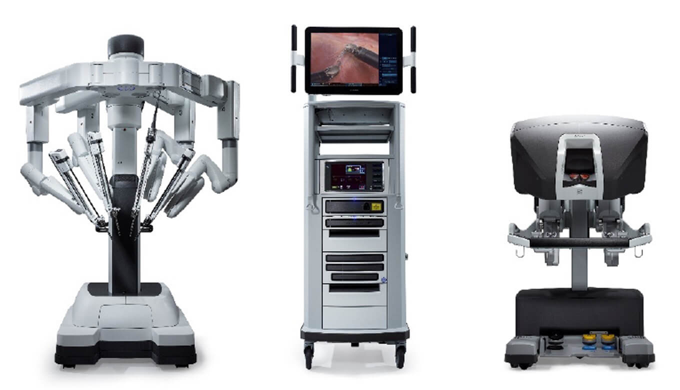 手術ロボット「ダビンチ Xi（da Vinci Xi）」の写真